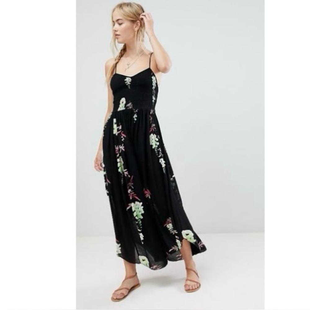 FREE PEOPLE 🖤 ‘Beau’ Floral Print Smocked Maxi Dress - Picture 2 of 16